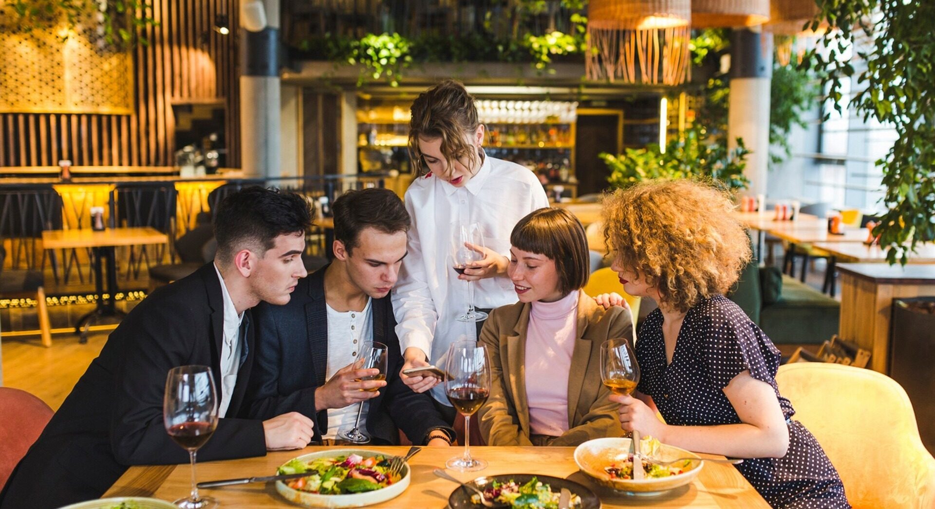 restaurant 192x1080 restaurant 192x1080